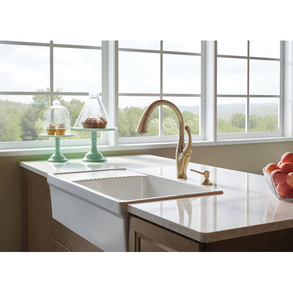 9192RBDST,CZDST,ARDST Delta Addison™ Pull Down Kitchen Faucet